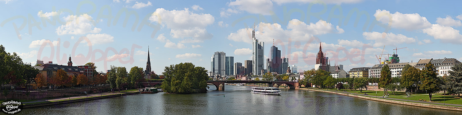 Panorama Frankfurt - Skyline am Tag - p304 - (c) by Oliver Opper