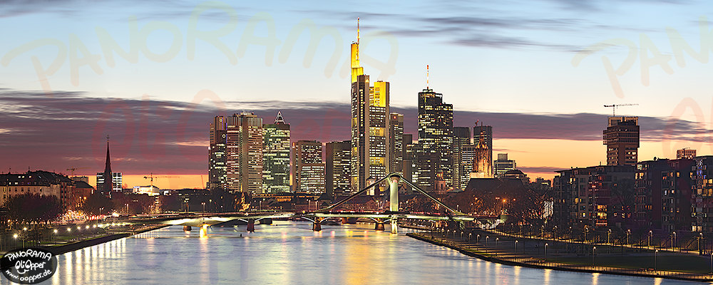 Frankfurt am Main - Die Skyline von der Deutschherrnbrcke am Abend - p406 - (c) by Oliver Opper